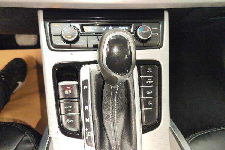 吉利汽车 博越 2016款 1.8TD 自动智联型中控内饰18