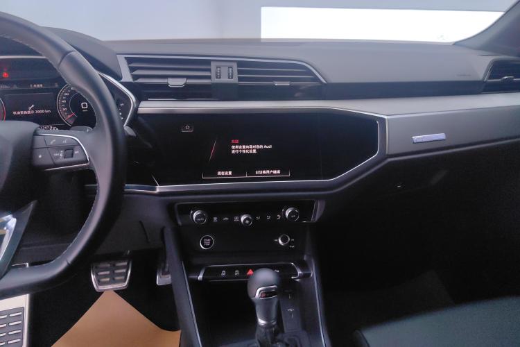 奥迪Q3 2024款 35 TFSI 时尚动感型中控内饰16