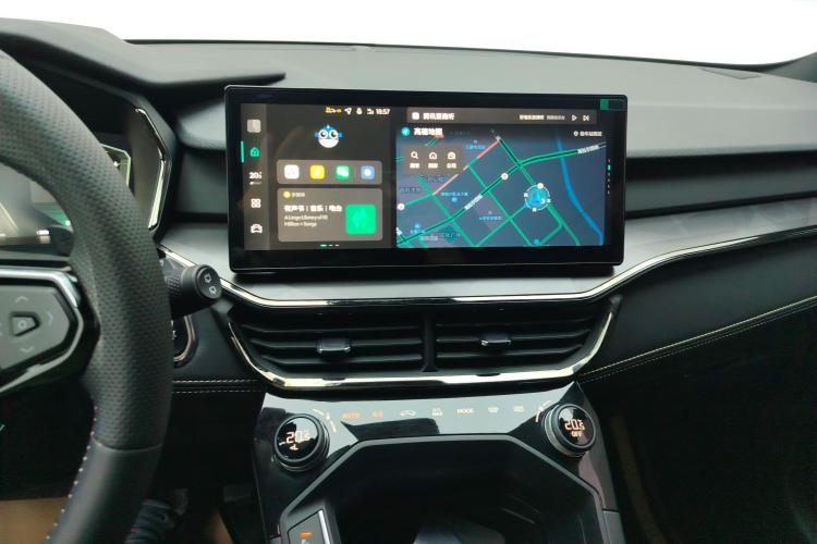 领克06 2023款 Remix 1.5T Hero中控内饰16