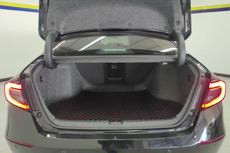 本田 雅阁 2022款 锐·混动 2.0L 锐领版机舱底盘23