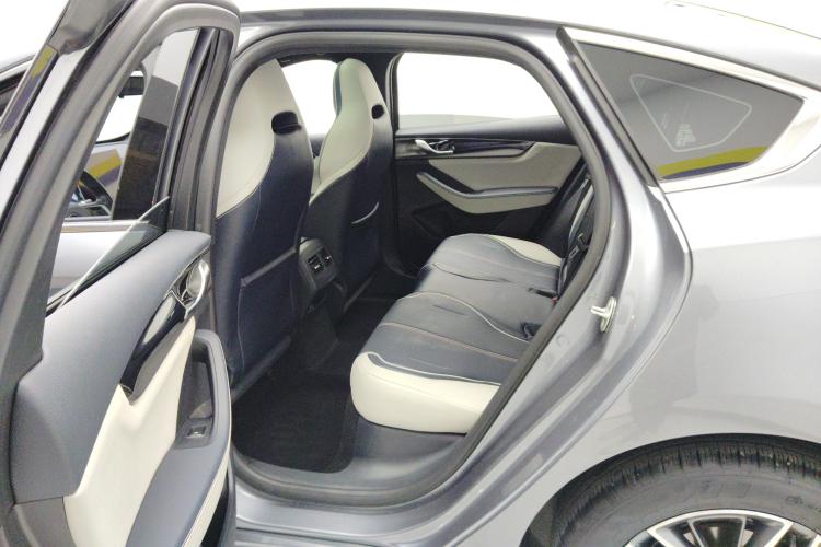 比亚迪 秦PLUS 2021款 DM-i 120KM 尊贵型中控内饰21