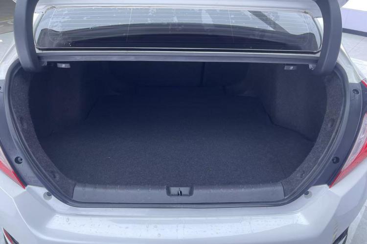 本田 思域 2019款 220TURBO CVT燃动版 国VI机舱底盘23