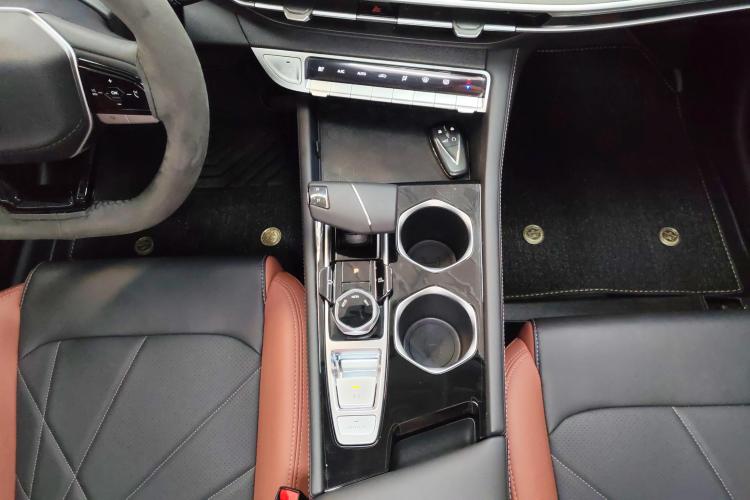 长安 逸动 2023款 畅享版 PLUS 蓝鲸NE 1.4T GDI DCT尊贵版中控内饰18