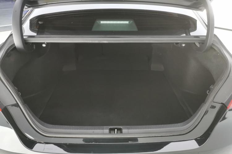 丰田 凯美瑞 2023款 双擎 2.5HGVP 领先版机舱底盘23