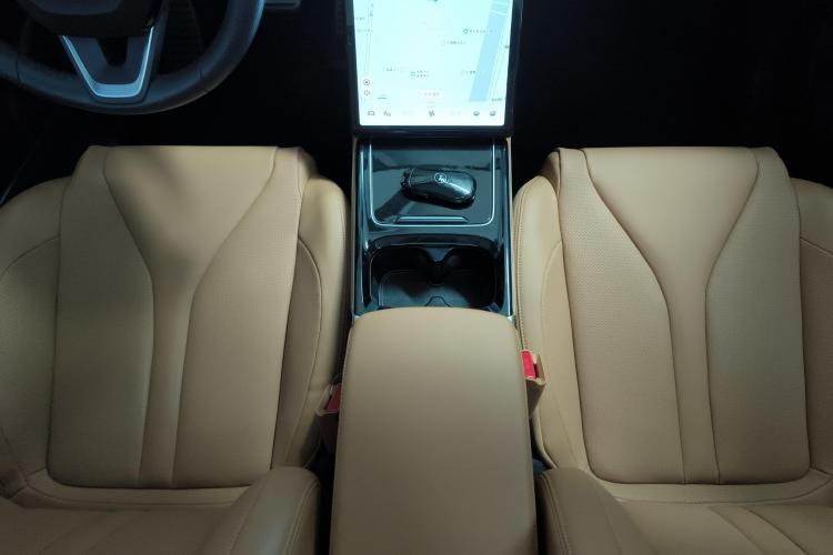 小鹏P5 2021款 550P中控内饰18