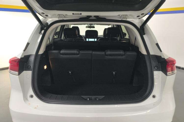 长安X7 PLUS 2024款 1.5T 自动尊耀型 7座机舱底盘23