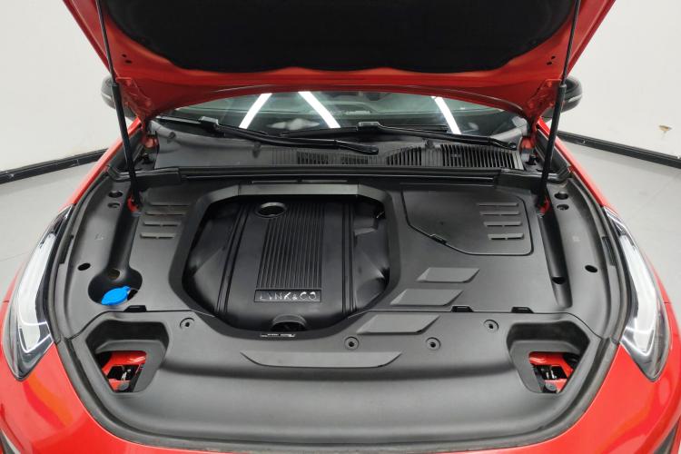 领克02 2019款 1.5T DCT两驱劲Pro版 国VI机舱底盘24