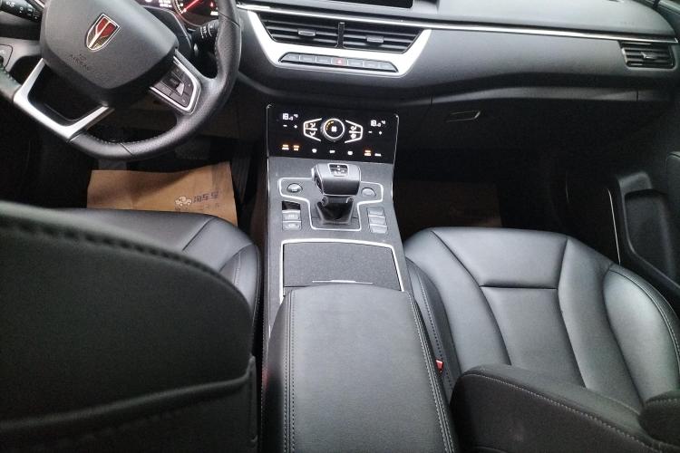 红旗H5 2022款 经典款 1.5T DCT旗悦版中控内饰18