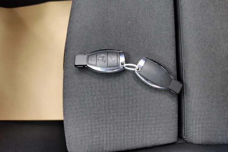 奔驰A级(进口) 2018款 A 200 动感型中控内饰11