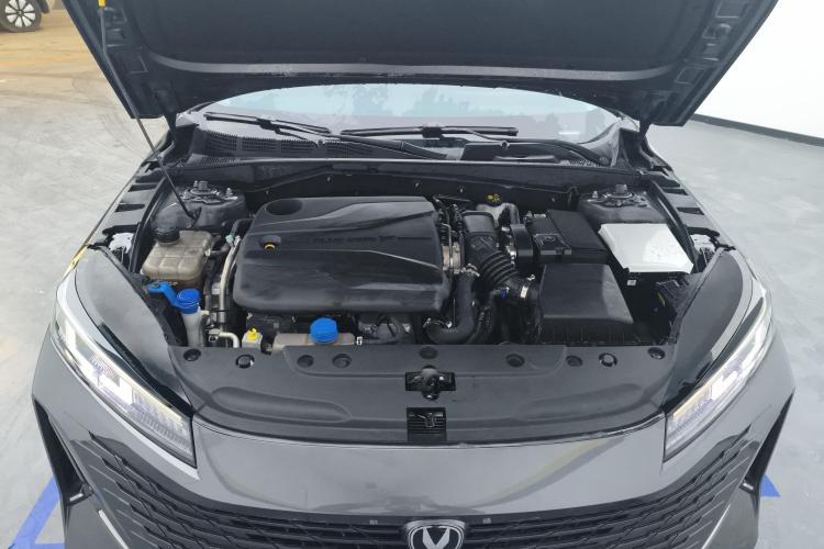 长安 逸达 2023款 蓝鲸NE 1.5T GDI DCT领航型机舱底盘24