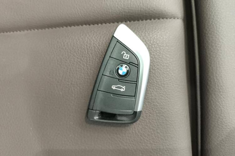 宝马X1 2021款 xDrive25Li 尊享型中控内饰11