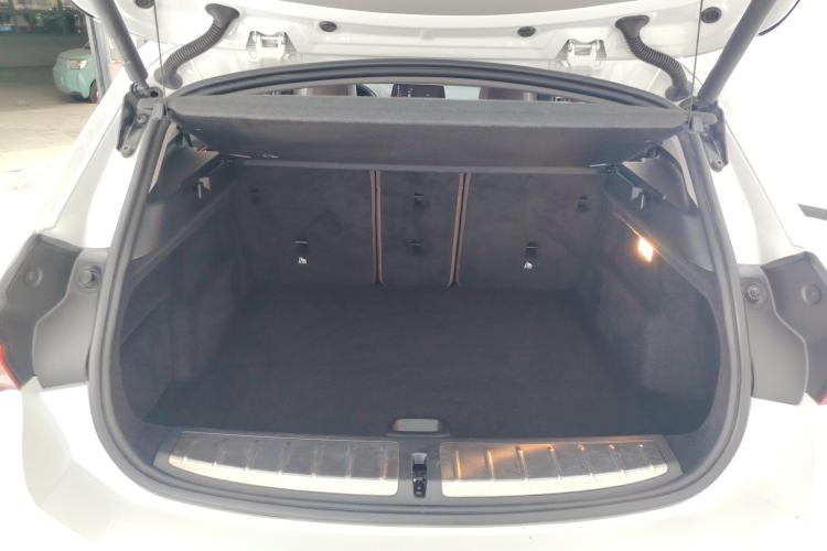 宝马X2 2022款 sDrive25i M运动套装机舱底盘23