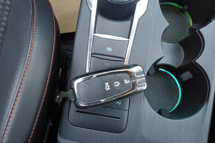 福特 福克斯 2021款 两厢 EcoBoost 180 自动ST Line中控内饰11