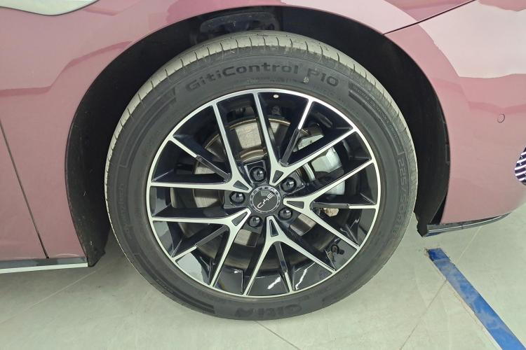 比亚迪 海豹 2023款 DM-i 1.5T 121km 旗舰型车身外观10