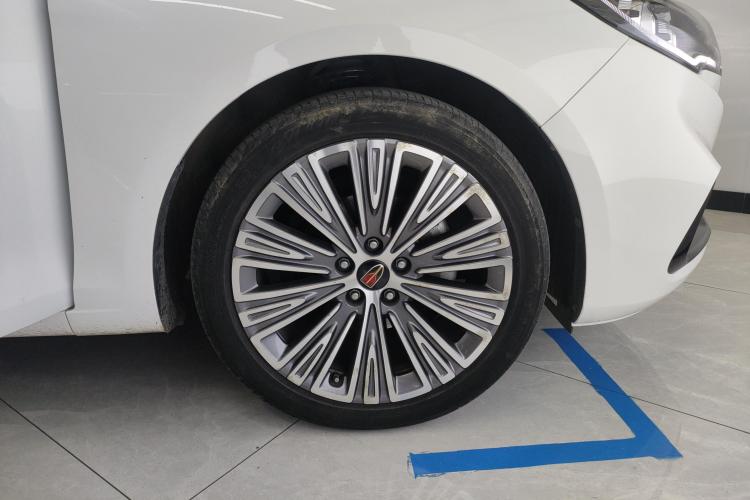 红旗H5 2022款 经典款 1.5T DCT旗韵版车身外观10