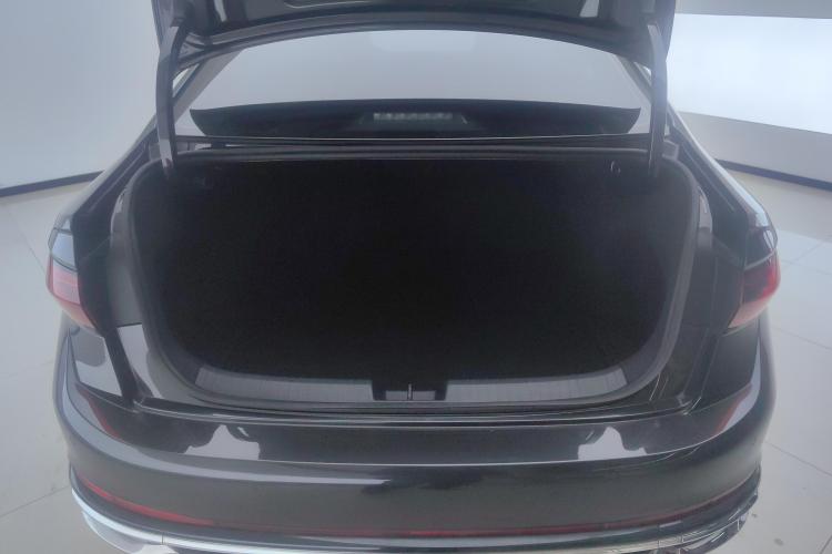 大众 速腾 2023款 300TSI DSG超越版机舱底盘23