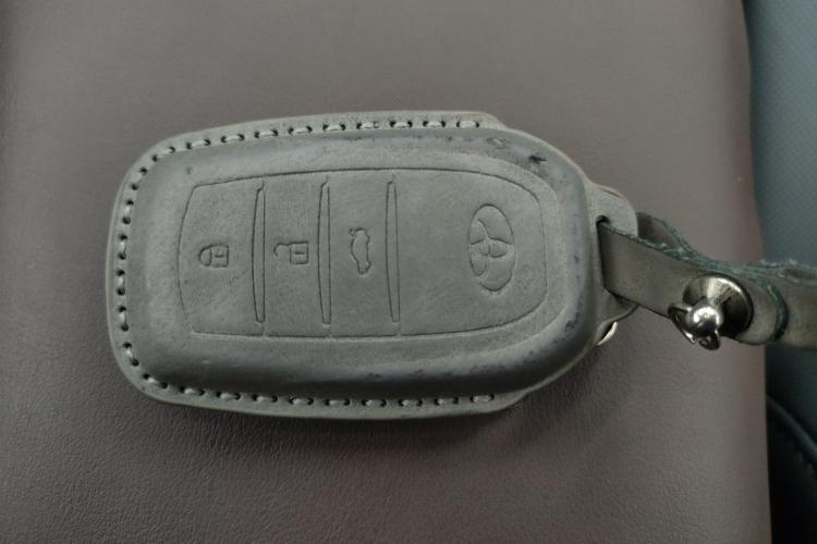 丰田 皇冠(进口) 2023款 2.5L SportCross HEV两驱尊贵版中控内饰11