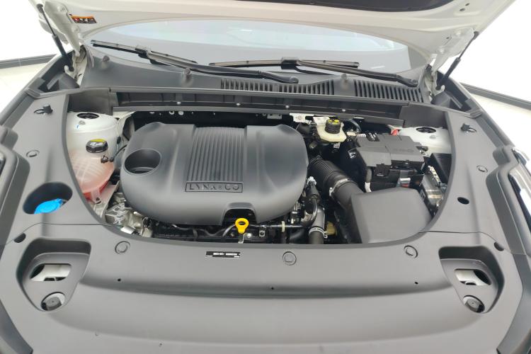 领克03 2023款 1.5TD DCT劲Pro机舱底盘24