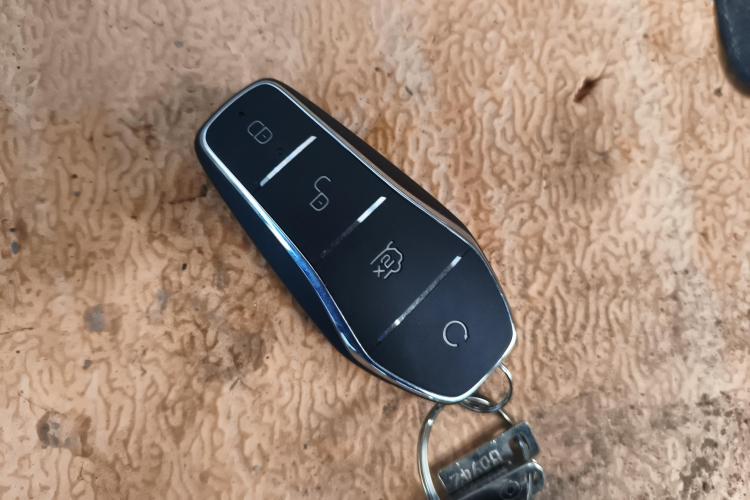 比亚迪 宋PLUS新能源 2023款 冠军版 EV 520KM 旗舰型中控内饰11