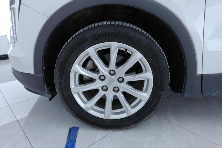 凯迪拉克XT4 2018款 28T 两驱技术型车身外观10