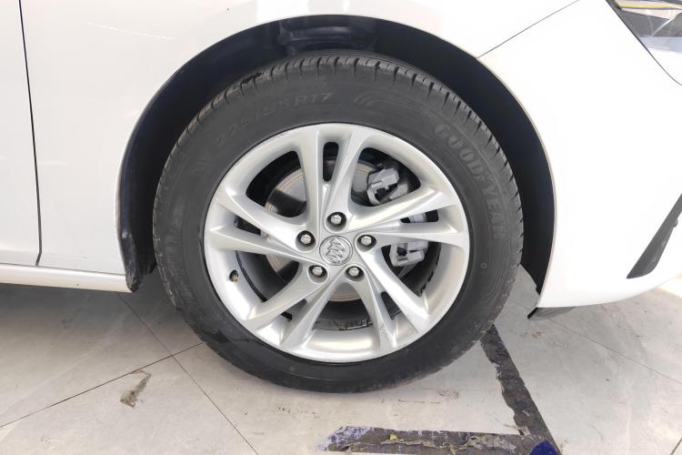 别克 君威 2020款 552T 精英型车身外观10