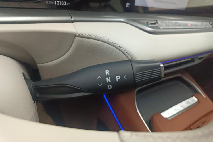 岚图汽车 岚图FREE 2024款 超长续航智驾版中控内饰18