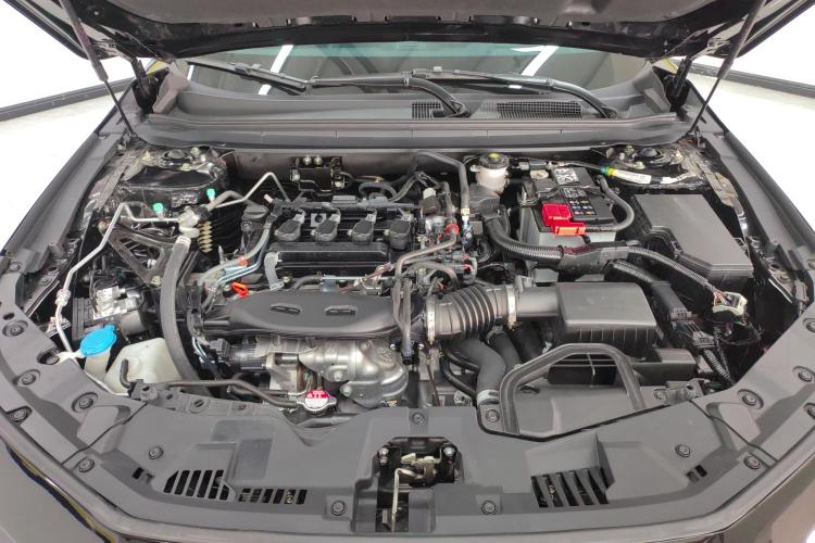 本田 雅阁 2023款 260TURBO 智享版机舱底盘24