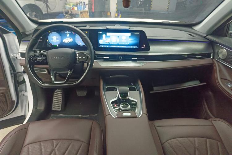 奇瑞 瑞虎8 PRO 2024款 冠军版 390T 两驱巅峰版 5座中控内饰12