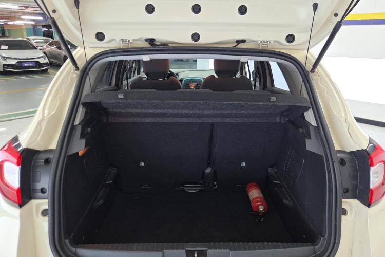 雷诺 卡缤 2015款 1.2T 自动标准版机舱底盘23