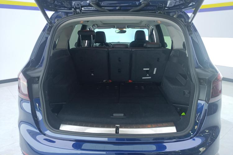 宝马2系多功能旅行车 2018款 220i 领先型机舱底盘23