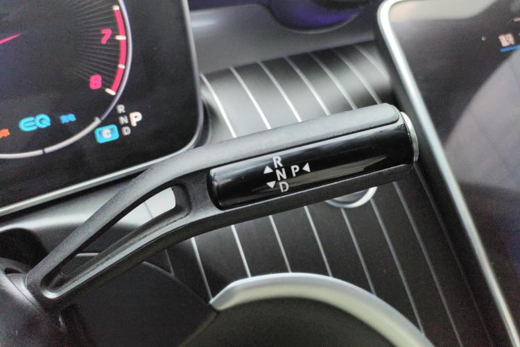 奔驰C级 2022款 改款 C 200 L 运动版中控内饰18