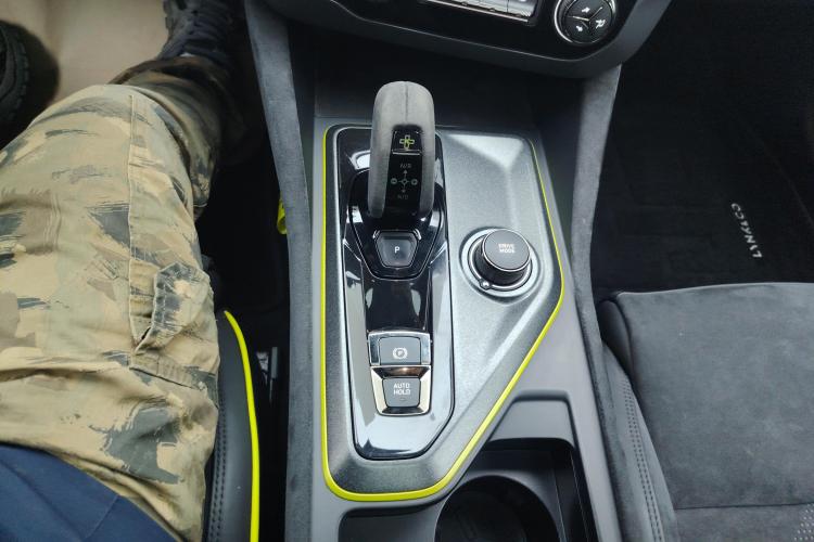 领克03 2019款 03+ 2.0TD 自动驭风版中控内饰18