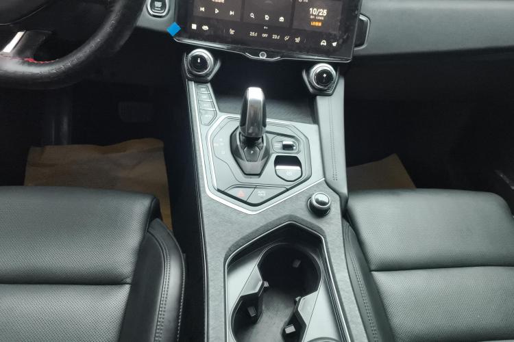 领克01 2021款 2.0TD 两驱型Pro中控内饰18