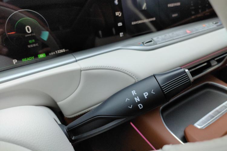 岚图汽车 岚图FREE 2024款 超长续航智驾版中控内饰18