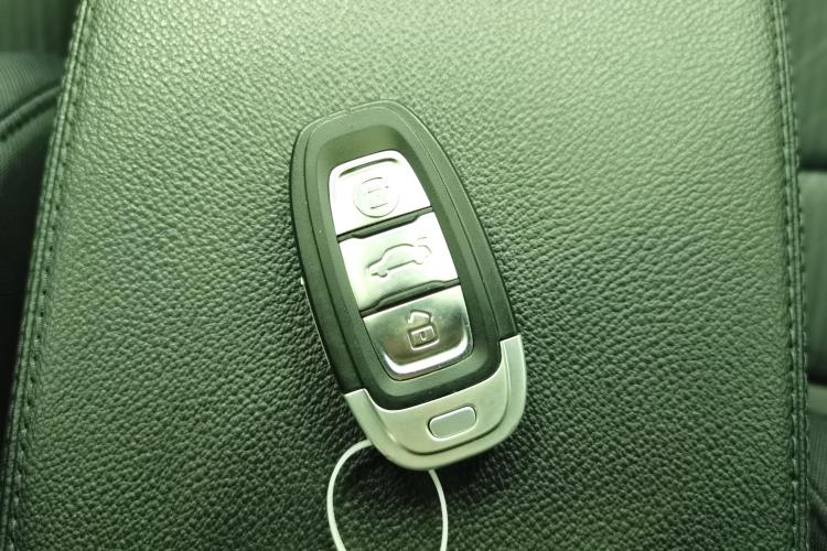 红旗H7 2017款 1.8T 技术型中控内饰11