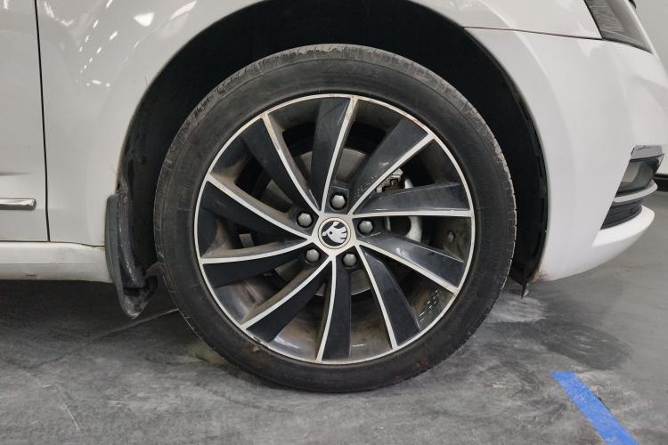 斯柯达 明锐 2018款 TSI280 DSG豪华版车身外观10