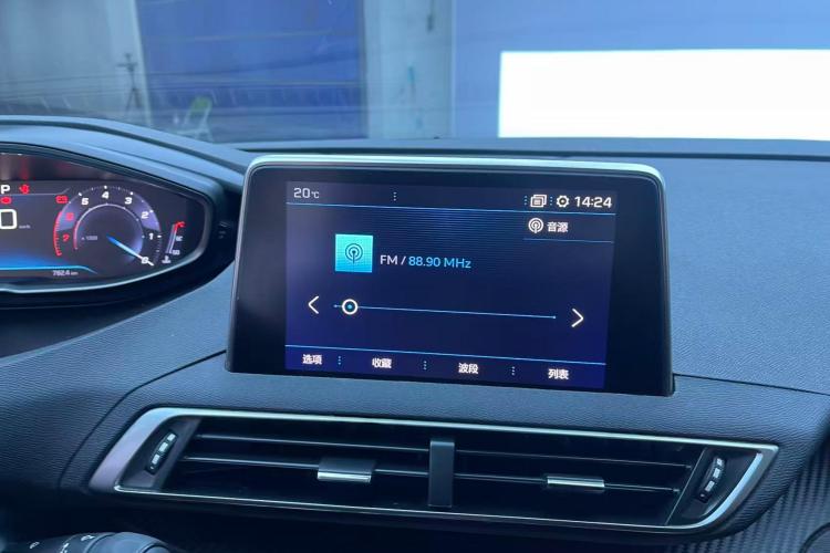 标致5008 2017款 350THP 5座精英版中控内饰16