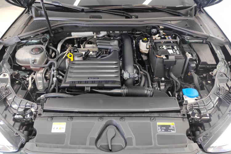 奥迪A3 2024款 A3L Limousine 35 TFSI 时尚运动型机舱底盘24