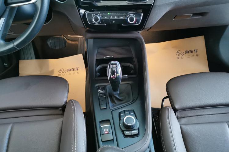 宝马X1 2020款 sDrive20Li 时尚型中控内饰18