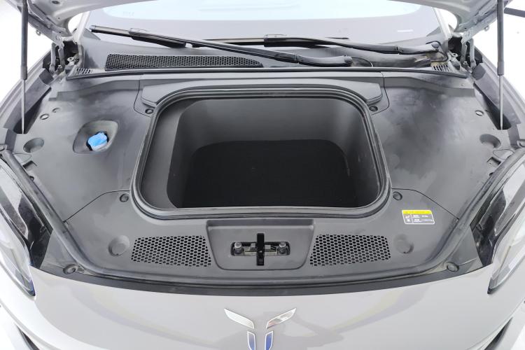 红旗EH7 2024款 690 Pro机舱底盘24