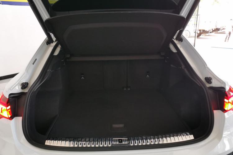 奥迪Q3 2023款 改款 40 TFSI 时尚动感型机舱底盘23