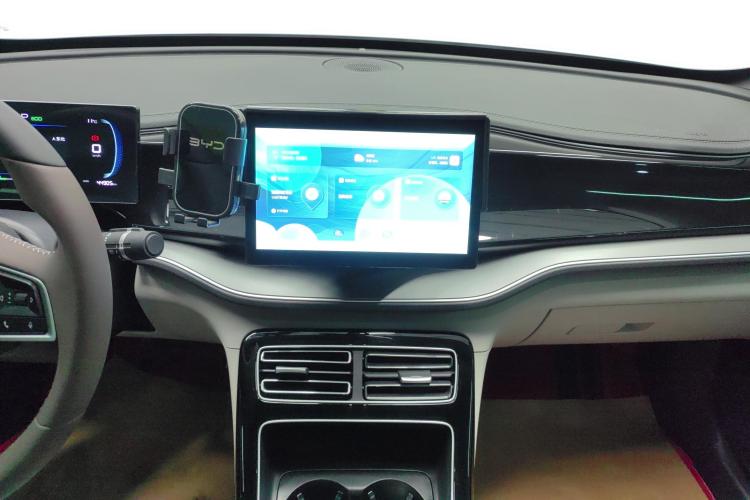 比亚迪 秦PLUS 2023款 冠军版 DM-i 55KM超越型中控内饰16