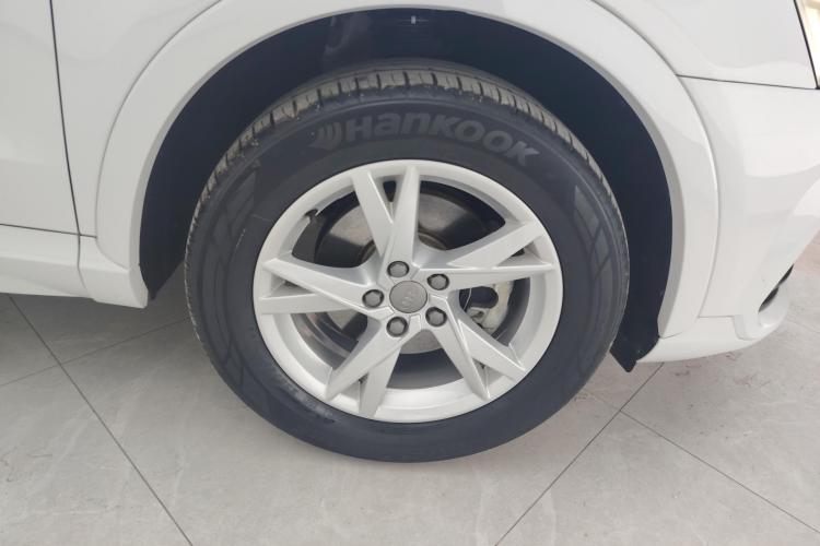 奥迪Q3 2018款 30周年年型 30 TFSI 时尚型车身外观10