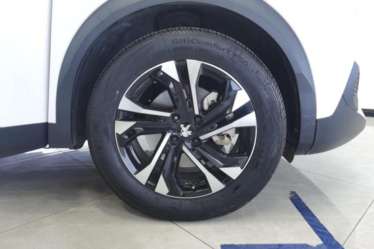 标致2008 2020款 230THP 风尚天窗版车身外观10