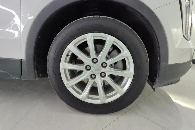 凯迪拉克XT4 2022款 28T 两驱风尚型车身外观10