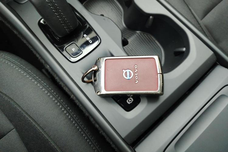 沃尔沃XC40 2021款 T3 智行时尚版中控内饰11