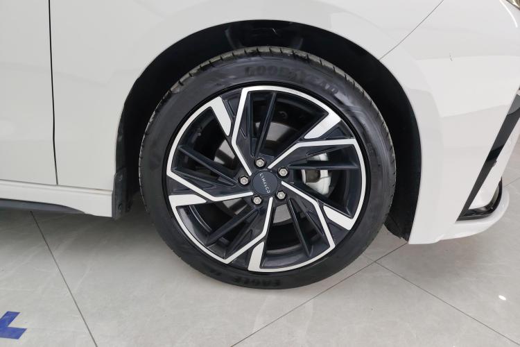 领克03 2023款 2.0TD DCT劲Pro车身外观10