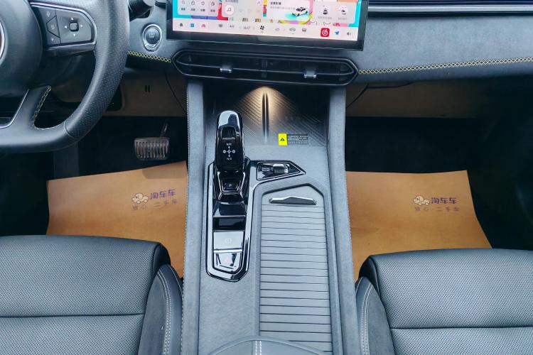 领克03 2023款 1.5TD DCT劲Pro中控内饰18