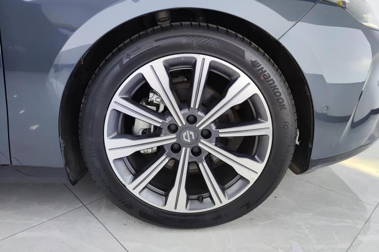 零跑汽车 零跑C01 2022款 后驱长续航版车身外观10