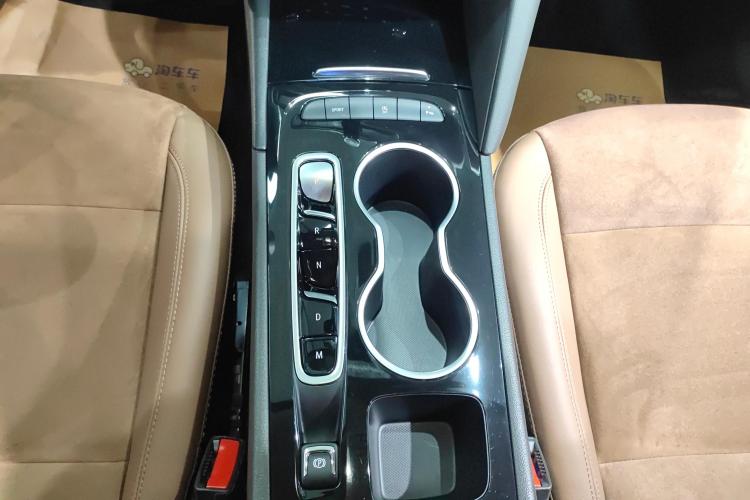 别克 君威 2023款 552T 智享型中控内饰18